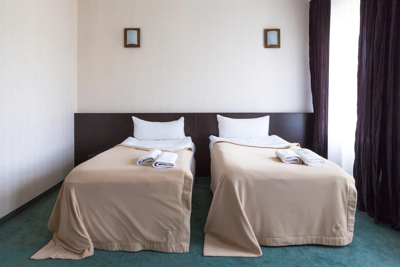 Hotel Palma Mažeikiai エクステリア 写真