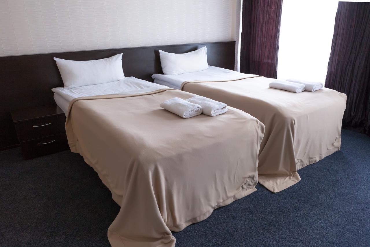 Hotel Palma Mažeikiai エクステリア 写真