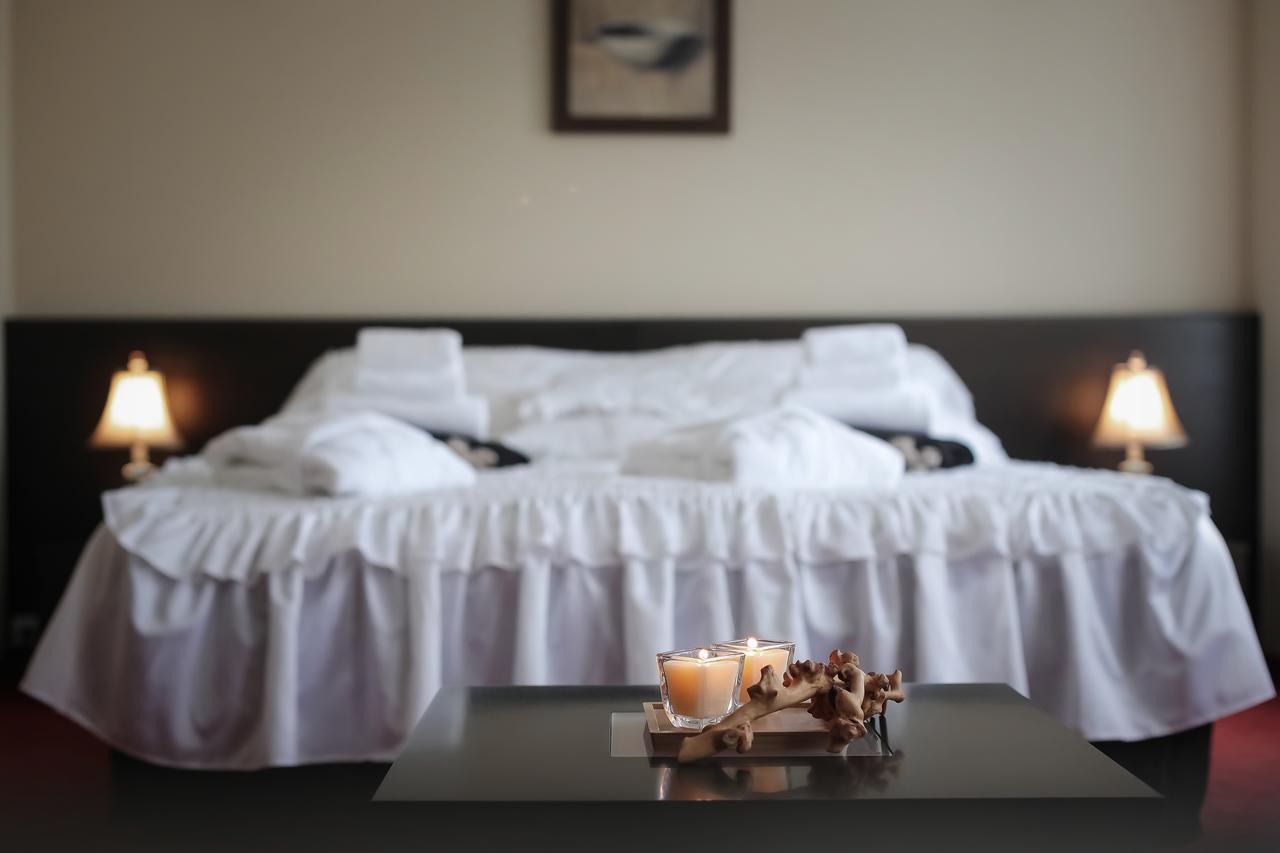 Hotel Palma Mažeikiai エクステリア 写真